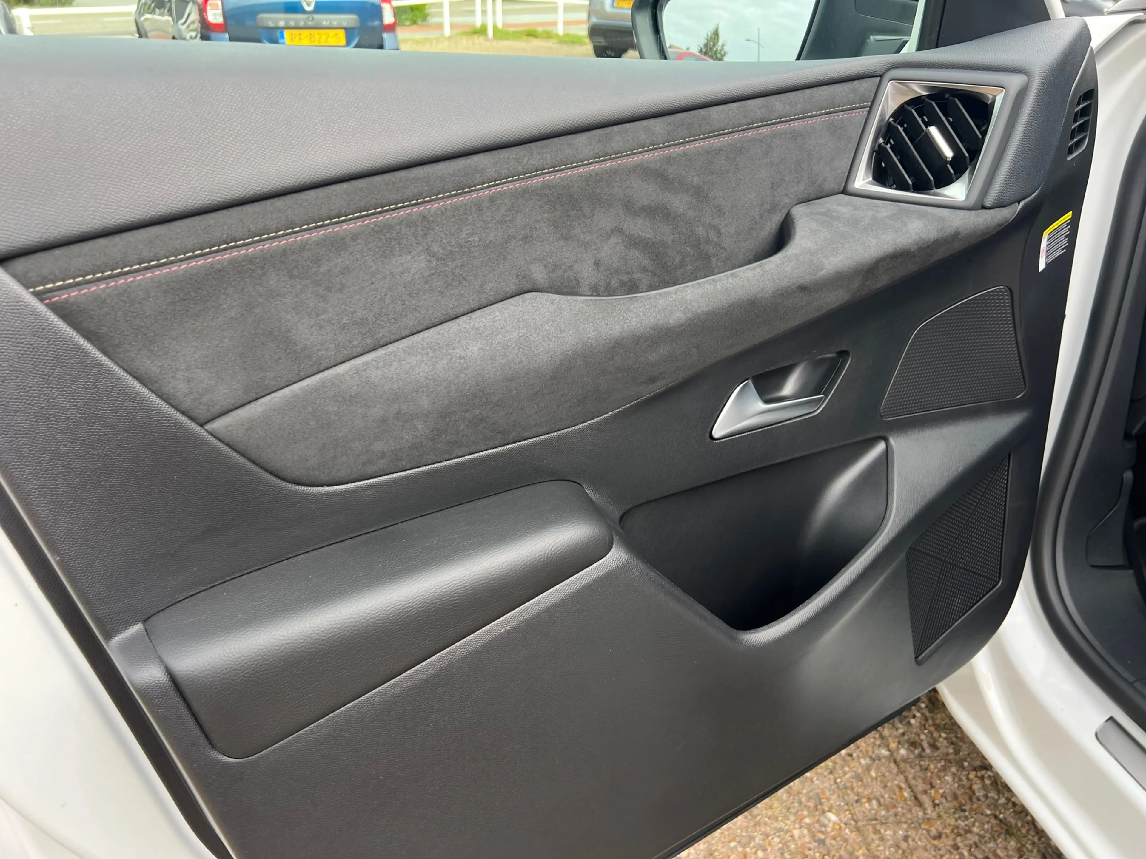 DS Automobiles DS 3 Crossback E-Tense Performance Line+ 50 kWh Navi-Camera-Alcan — photo 10