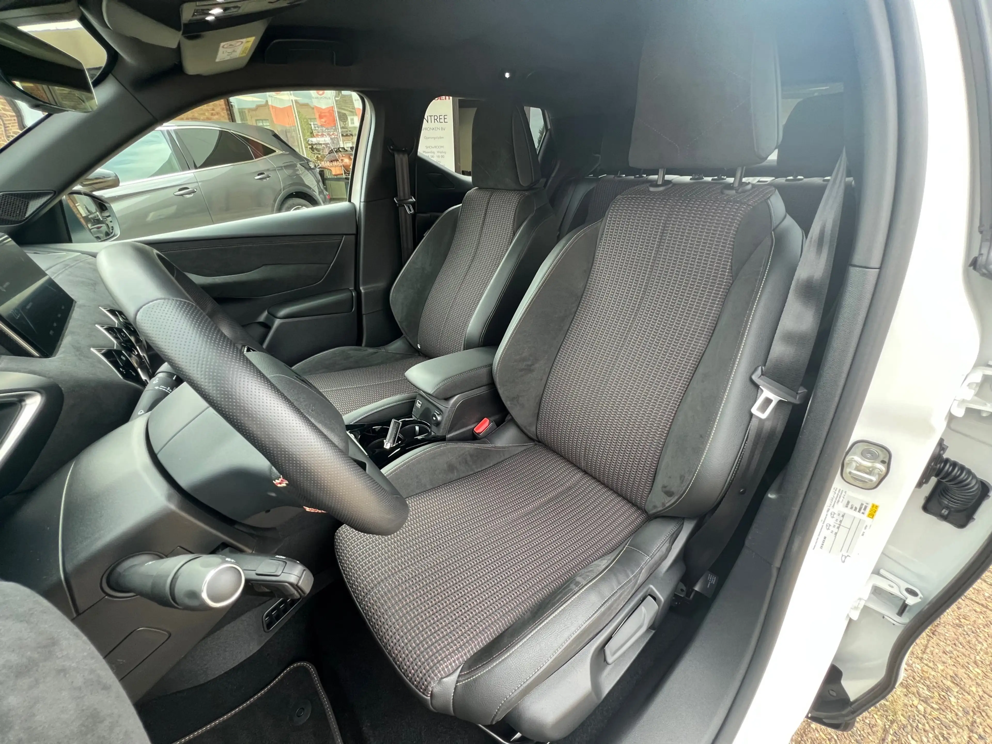 DS Automobiles DS 3 Crossback E-Tense Performance Line+ 50 kWh Navi-Camera-Alcan — photo 9