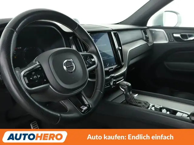 Volvo XC60 view 11