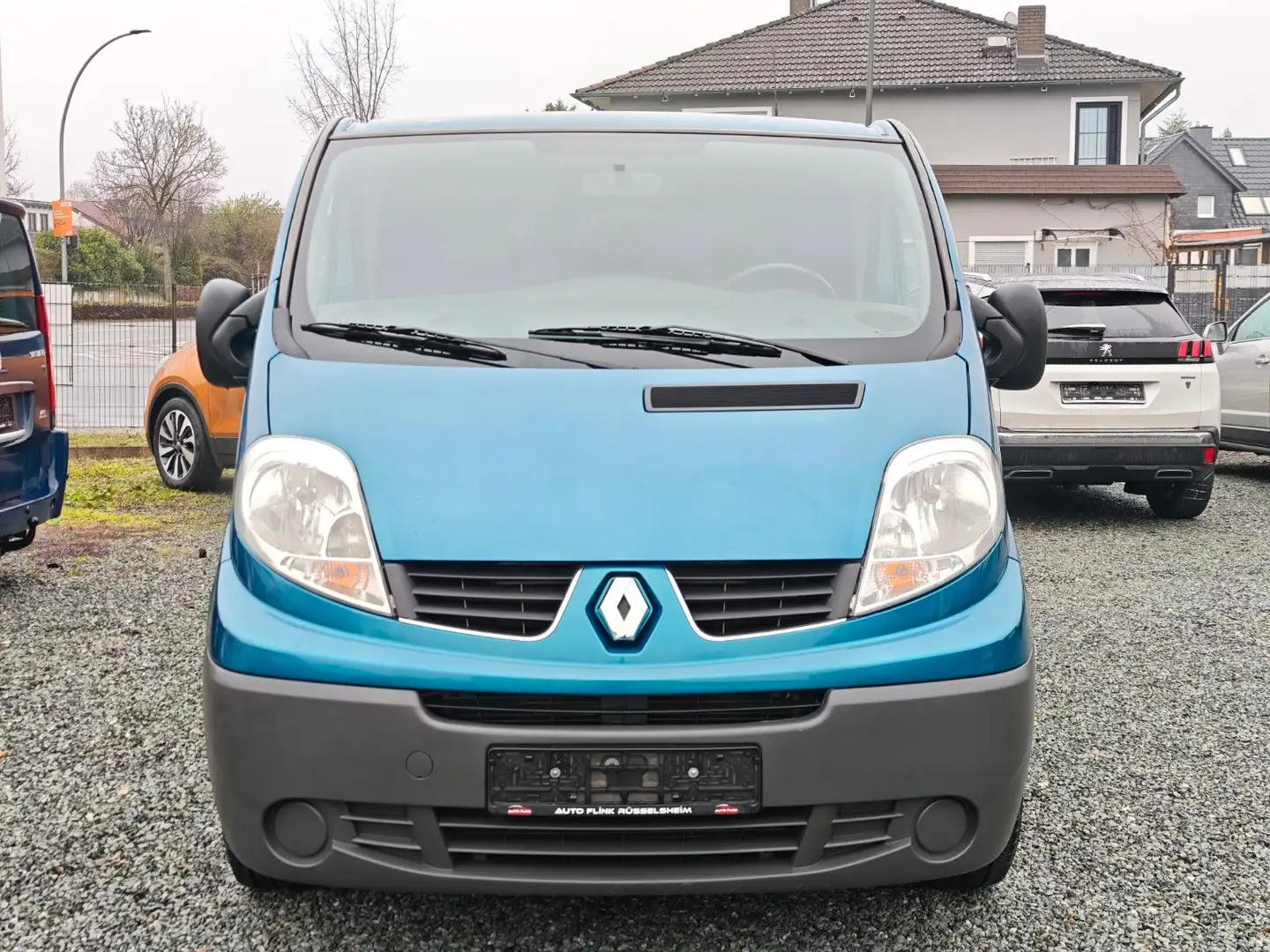 Renault Trafic 2.5 dCi Combi 2.HAND 8 SITZER KLIMA Bleu - 2