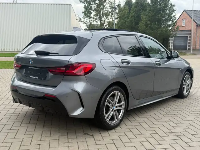 BMW 1 Series view 7