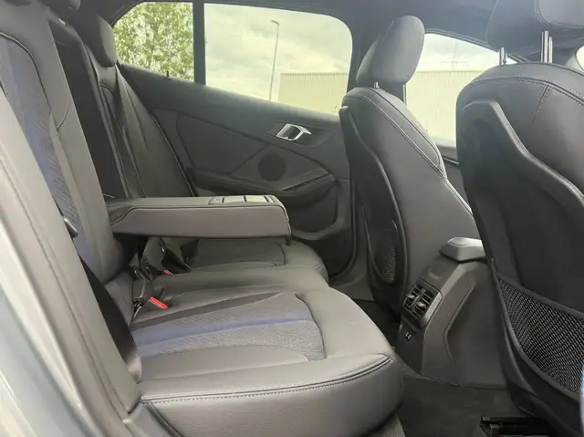 BMW 1 Series view 11