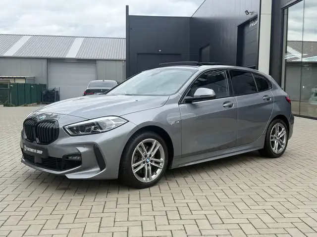BMW 1 Series view 3