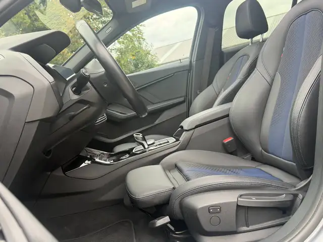 BMW 1 Series view 9
