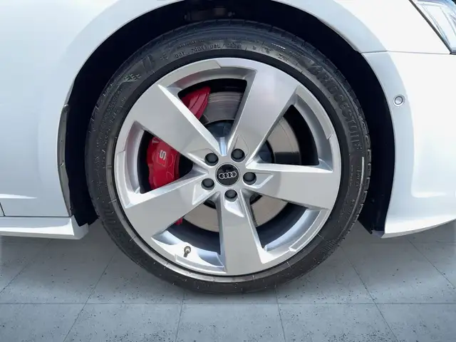 Audi S6 view 7