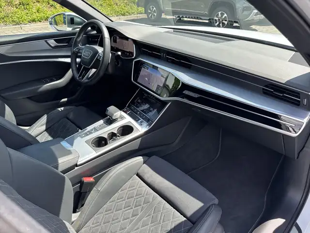 Audi S6 view 14