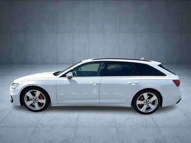 Audi S6 view 2