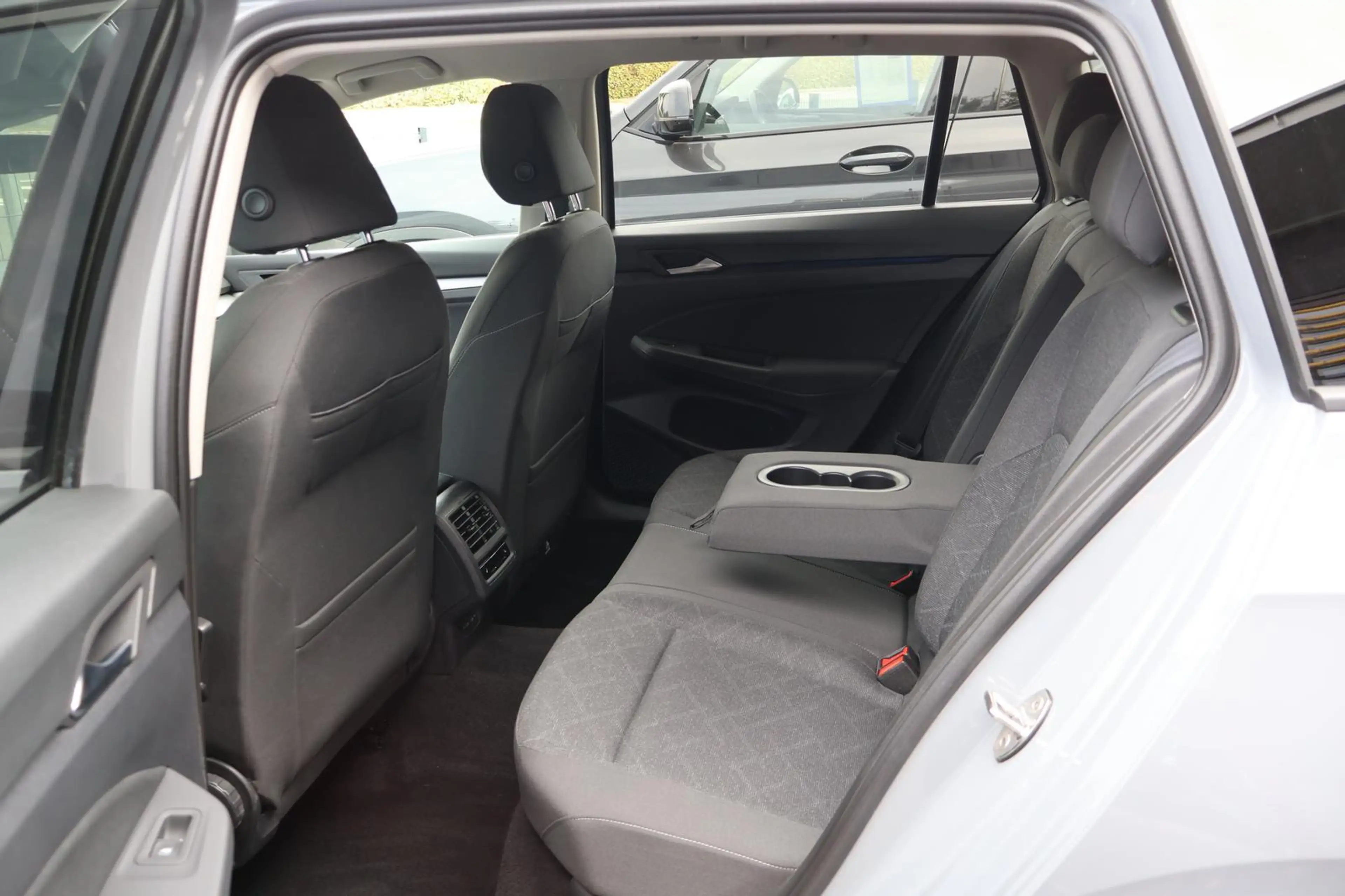 Volkswagen Golf Variant  Life 1.5 RFK Navi ACC Standheizung — photo 11