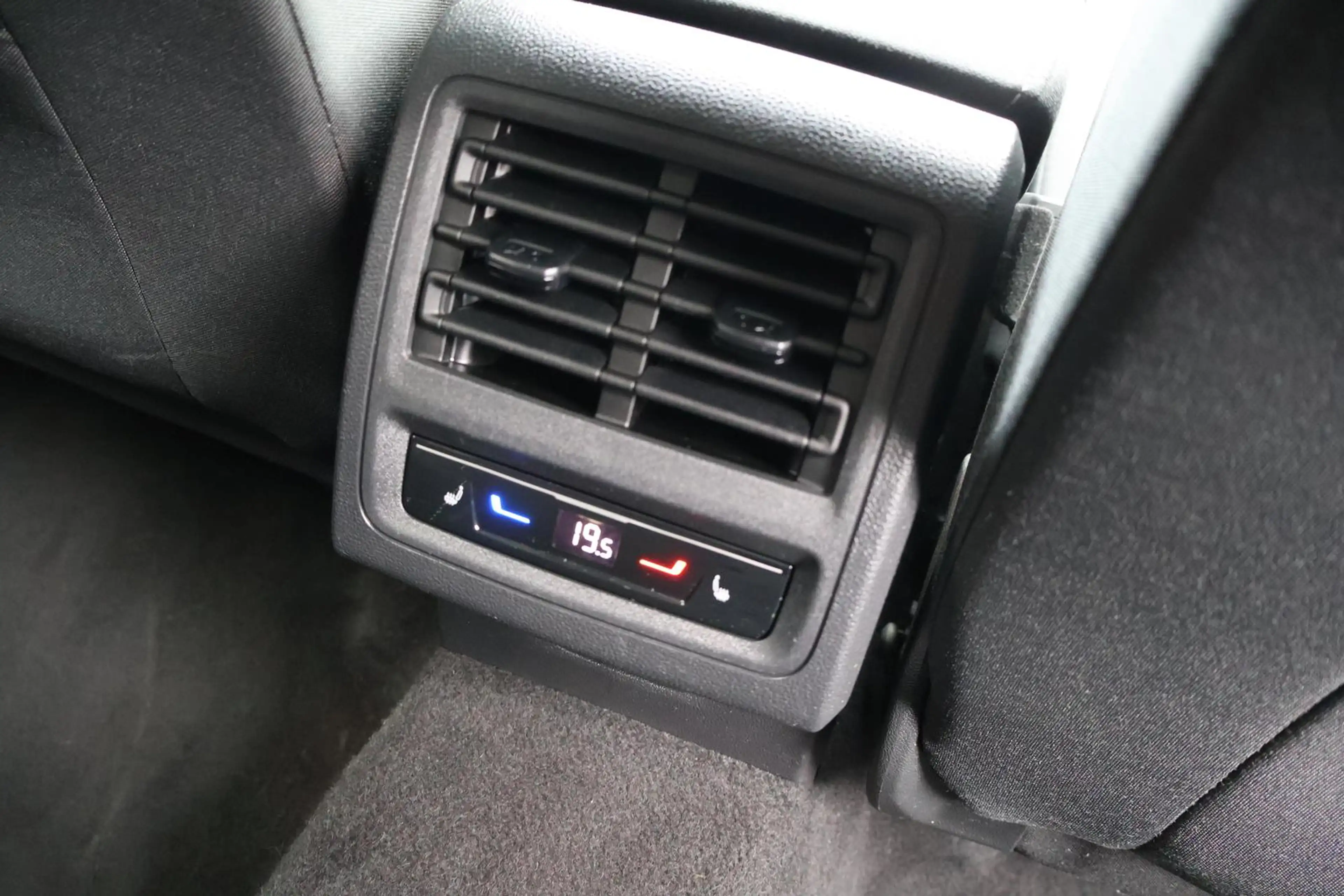 Volkswagen Golf Variant  Life 1.5 RFK Navi ACC Standheizung — photo 12