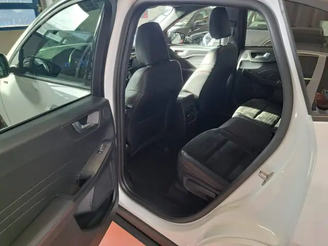 Ford Kuga view 3