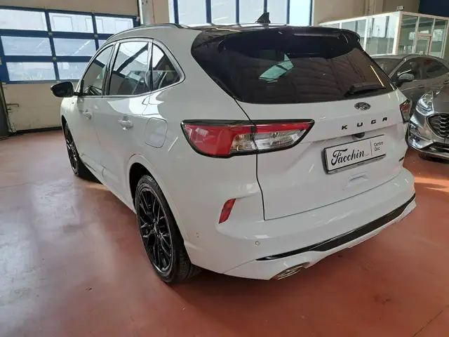 Ford Kuga view 4
