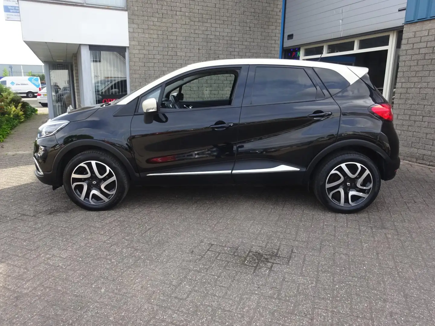 Renault Captur 0.9 TCe Dynamique Zwart - 2