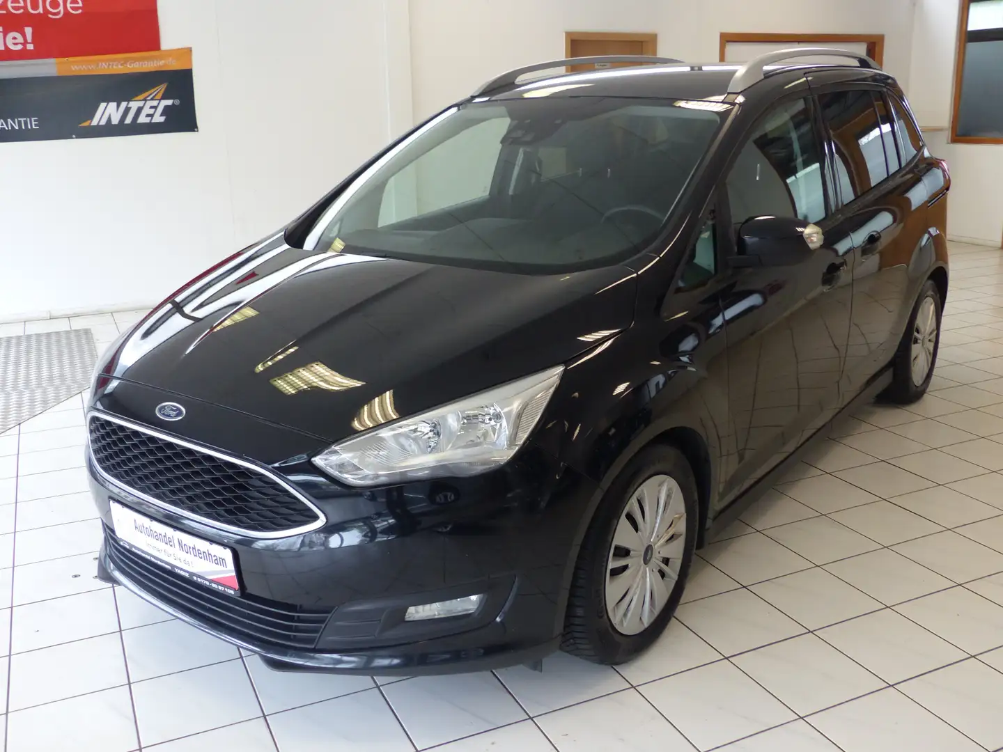 Ford Grand C-Max Business Edition*KLIMA*NAVI*SHZ*7 SITZER* Fekete - 2