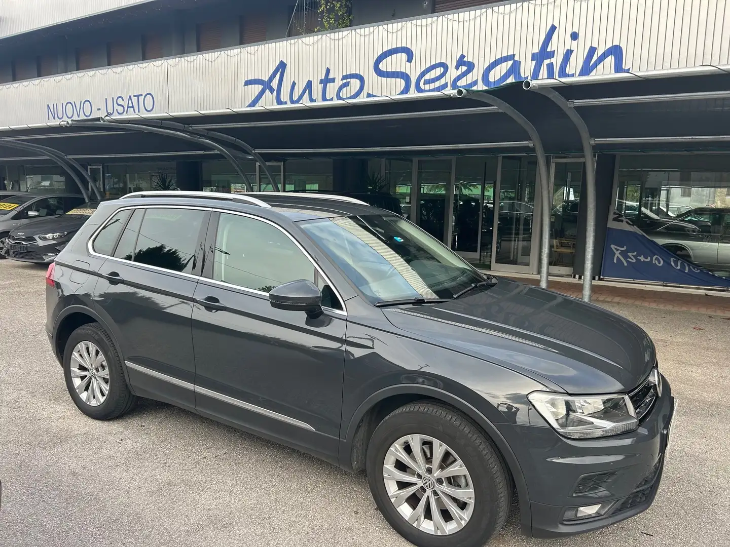 Volkswagen Tiguan Tiguan II 2019 2.0 tdi Business 4motion 150cv dsg Gris - 1