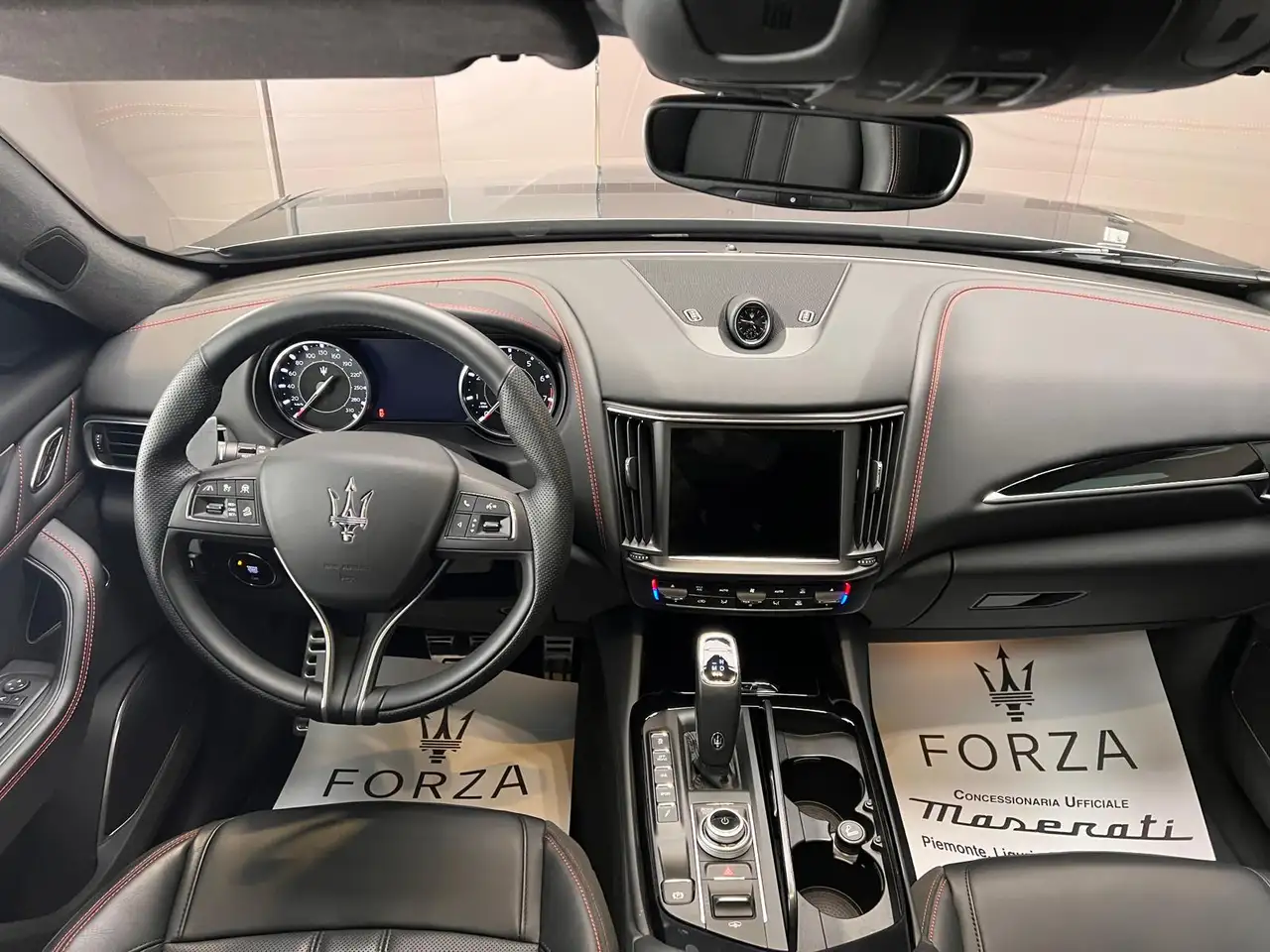 Maserati Levante 2024 — фото 13
