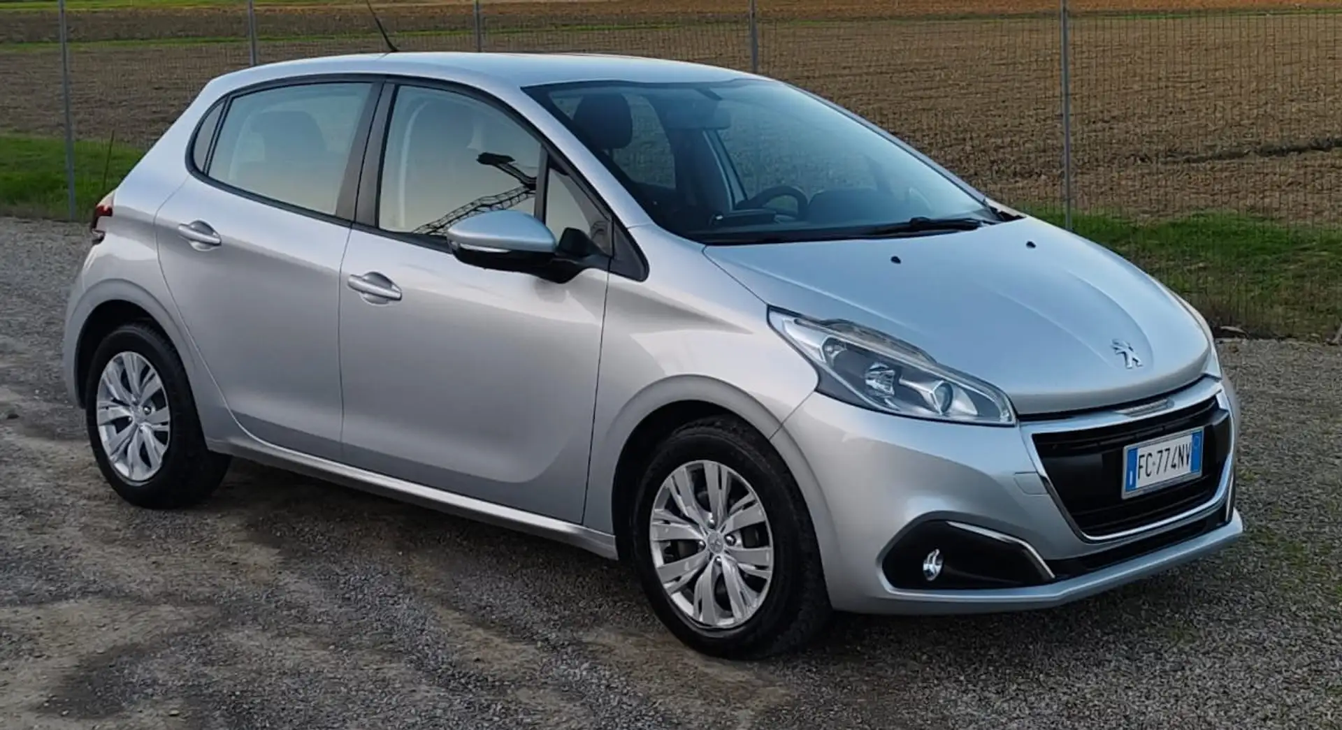 Peugeot 208 208 5p 1.6 bluehdi Active 75cv Grijs - 1