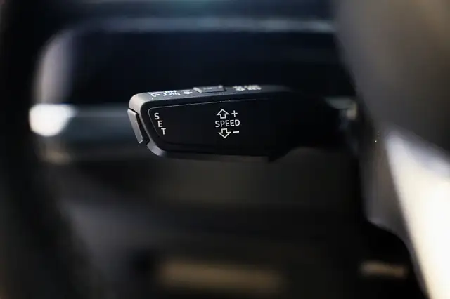 Audi Q3 view 15