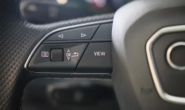 Audi Q3 view 20