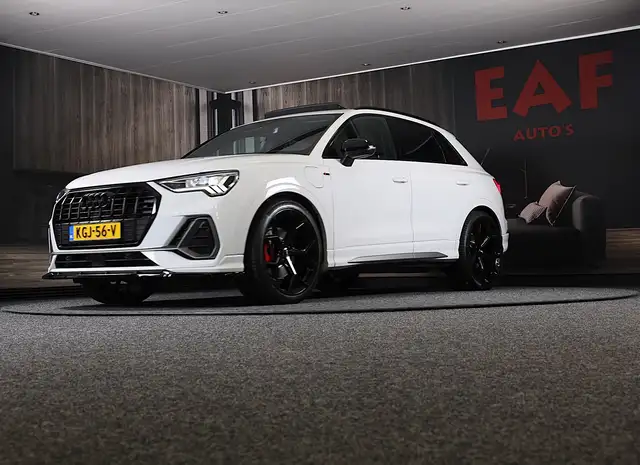 Audi Q3 view 4
