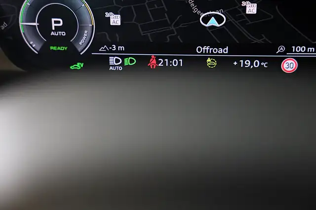 Audi Q3 view 23