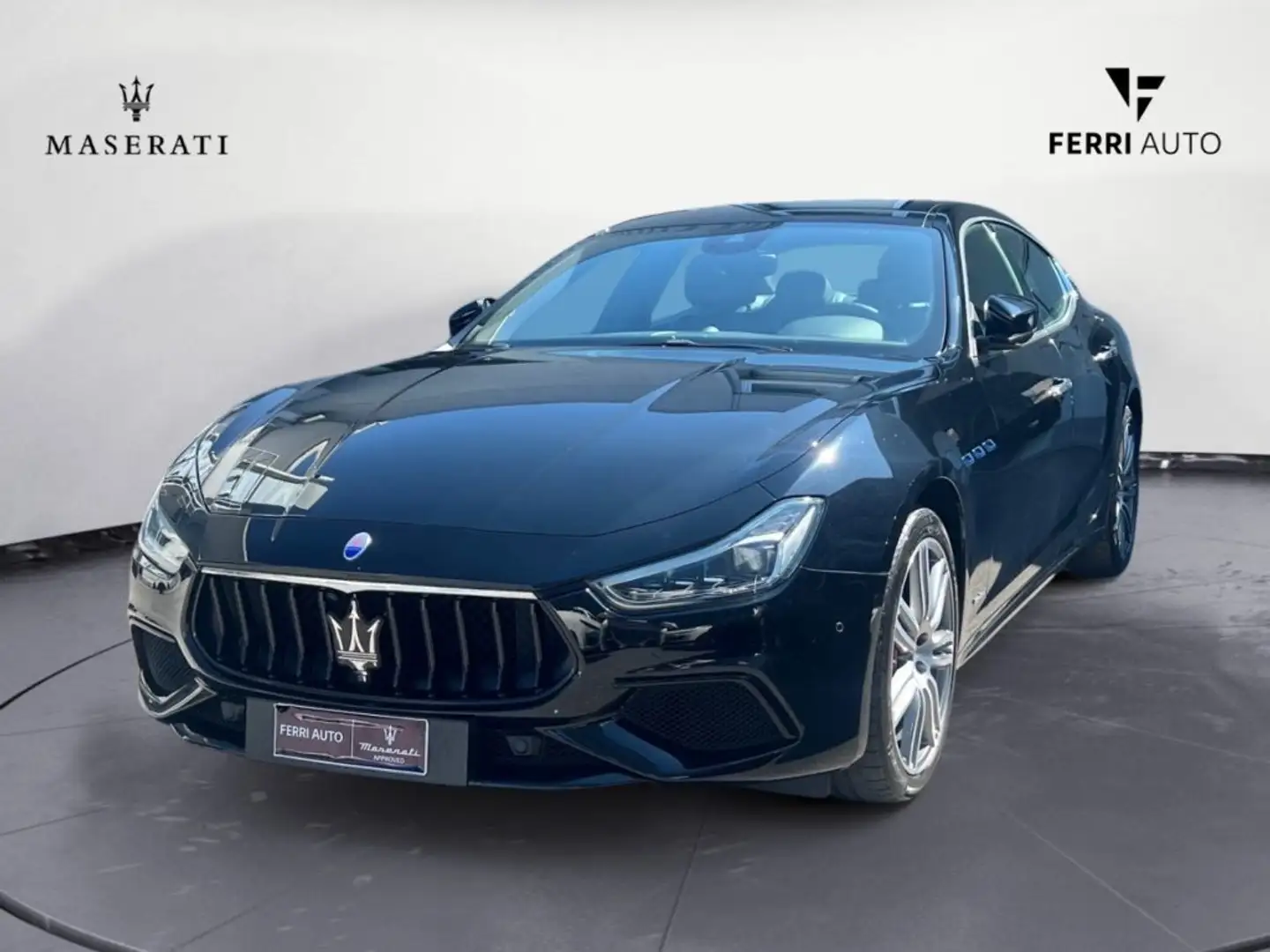 Maserati Ghibli L4 330 CV MHEV Granlusso Чорний - 2