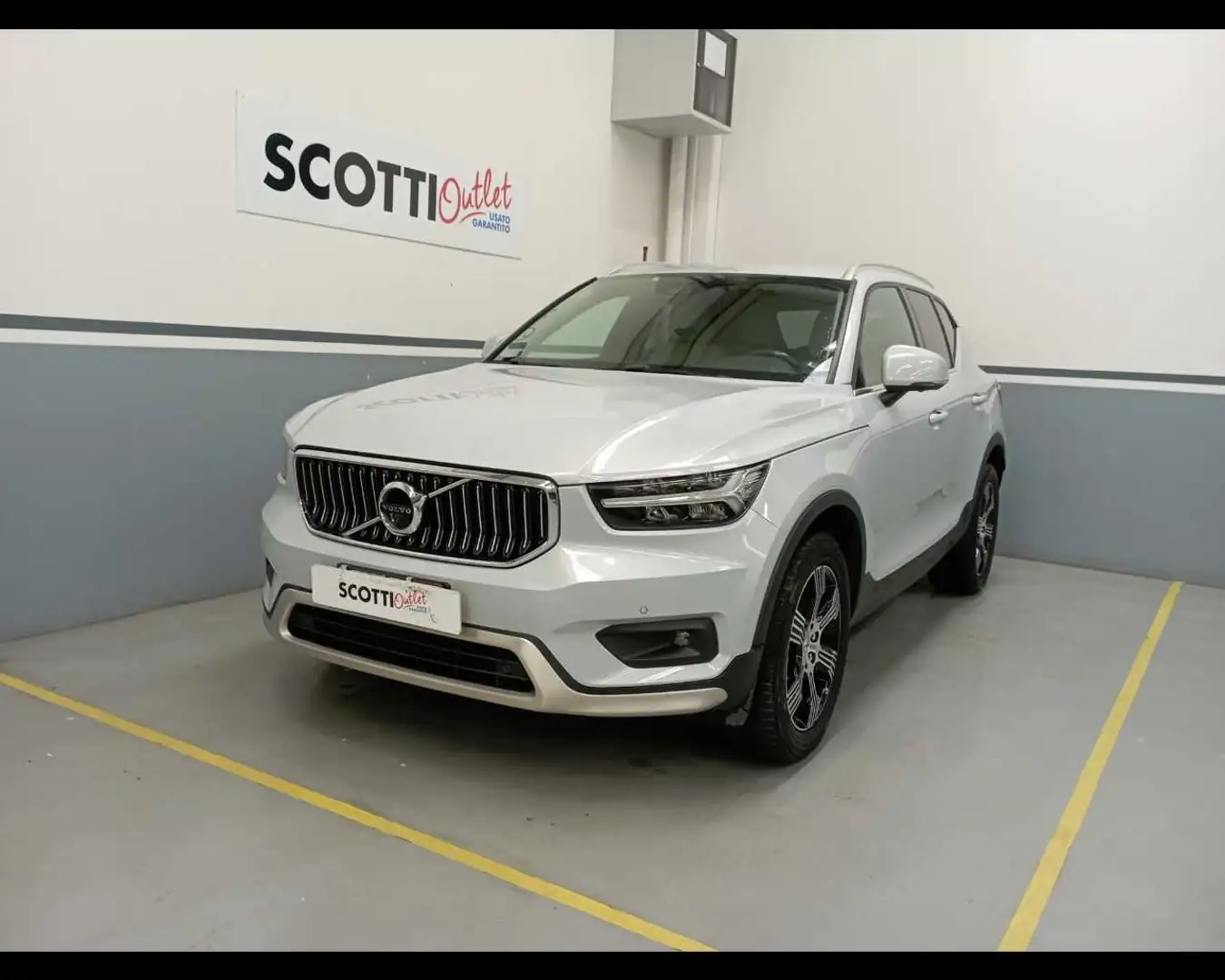 Volvo XC40 T5 AWD Geartronic Inscription Gris - 1