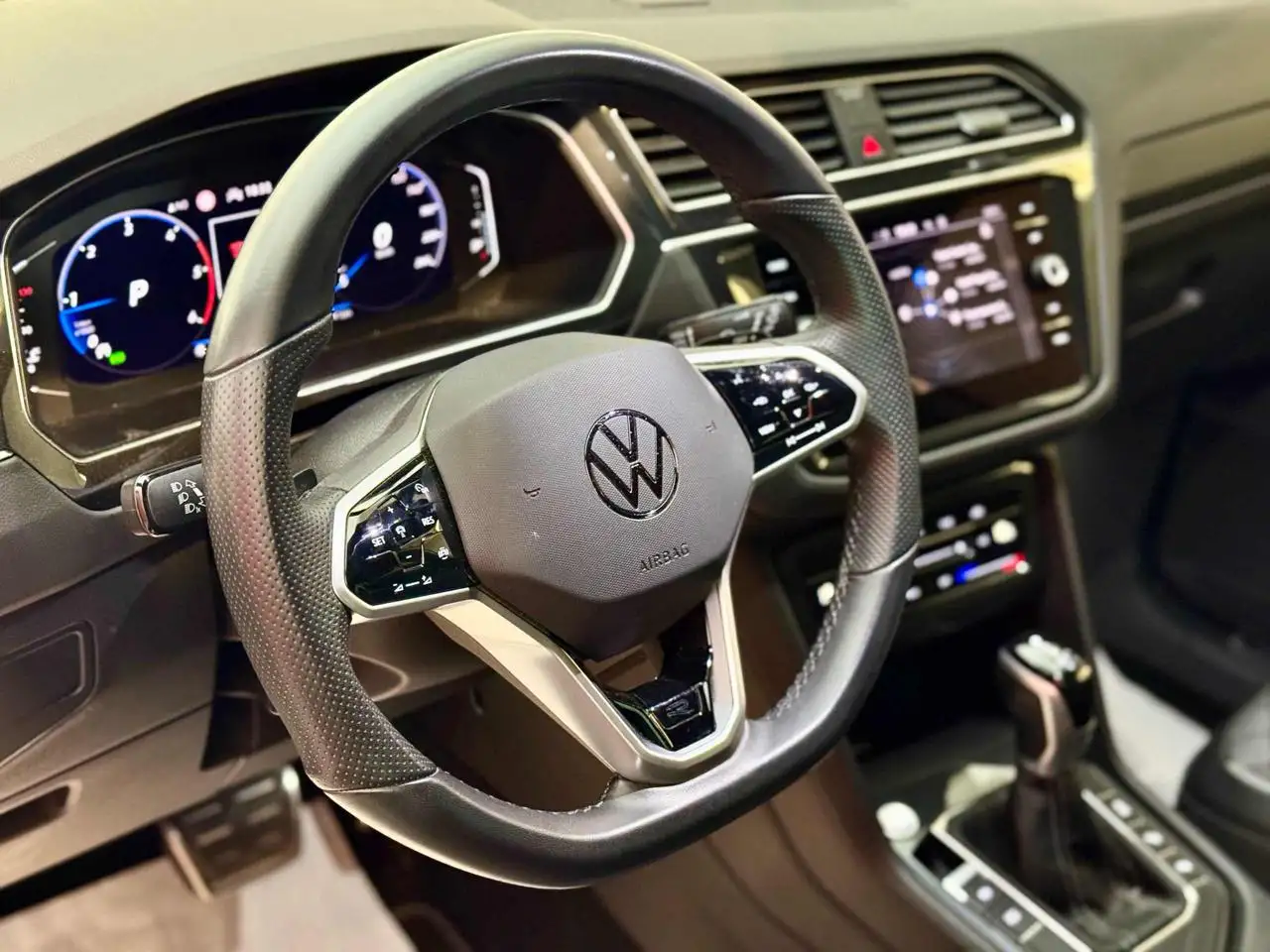 Volkswagen Tiguan 2.0 TDI 150 CV SCR DSG R-Line* TUTTA TAGLIANDATA.. 12