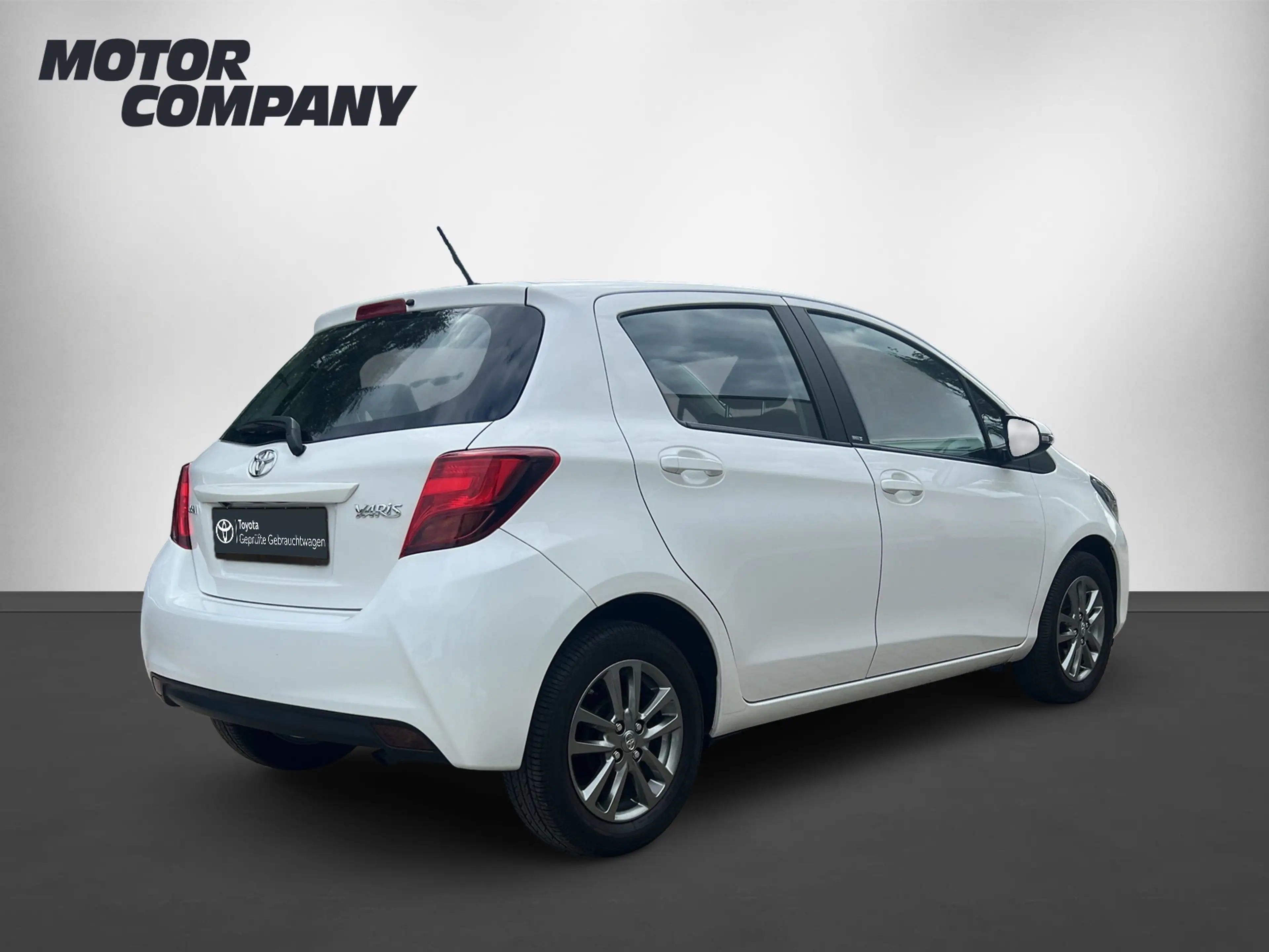 Toyota Yaris 1,3 6-Gang Edition-S Ausstattung — photo 2
