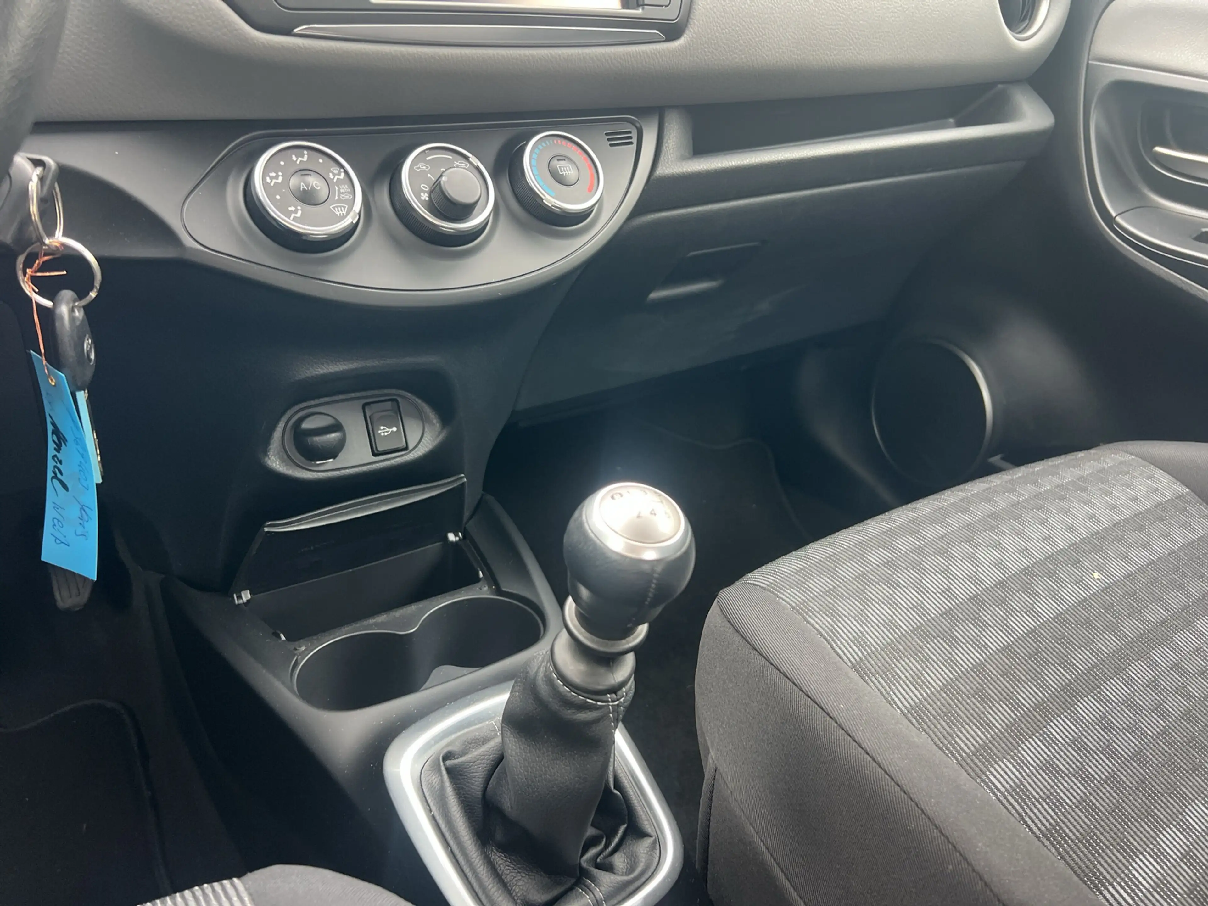 Toyota Yaris 1,3 6-Gang Edition-S Ausstattung — photo 14