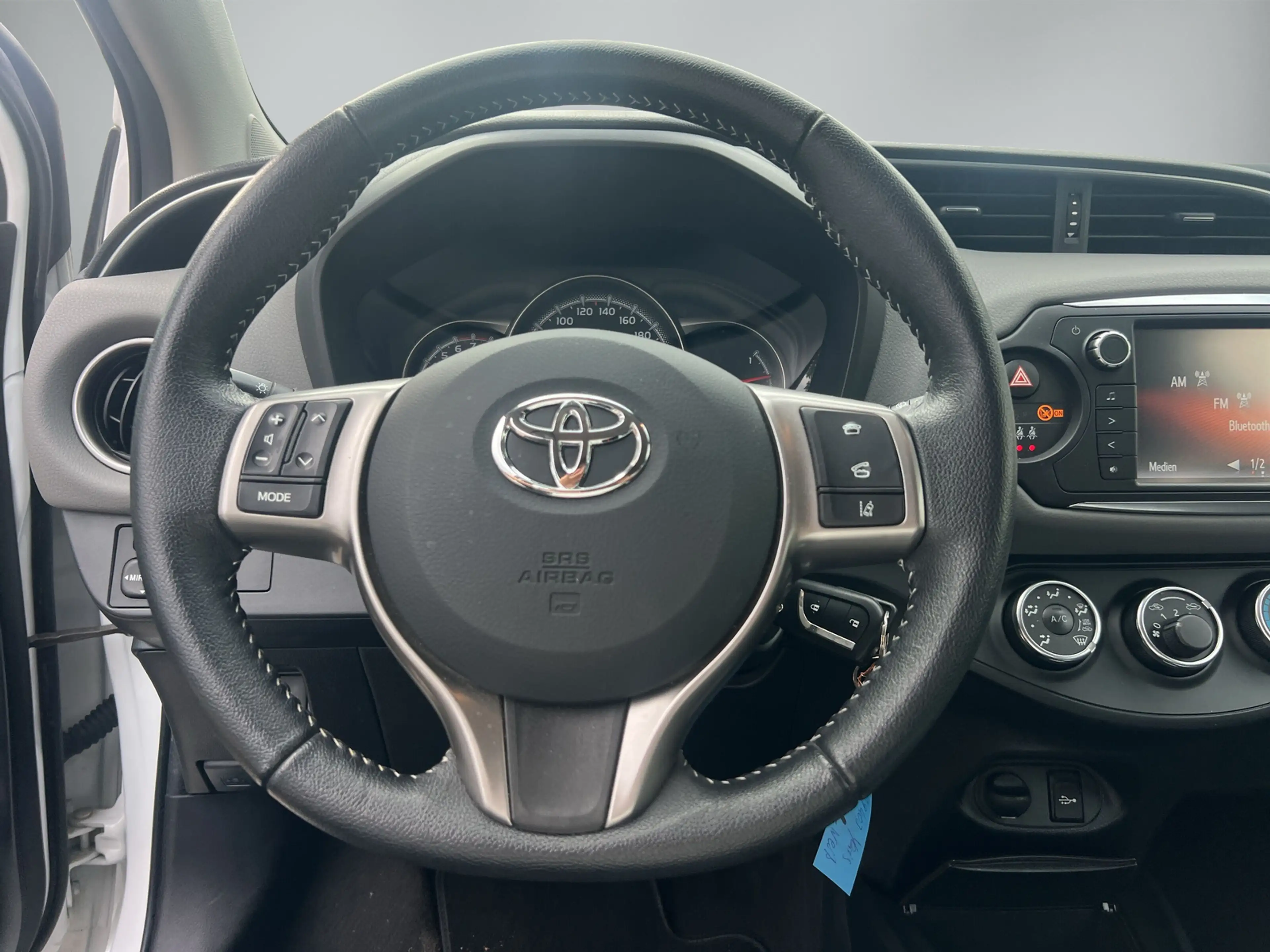 Toyota Yaris 1,3 6-Gang Edition-S Ausstattung — photo 12