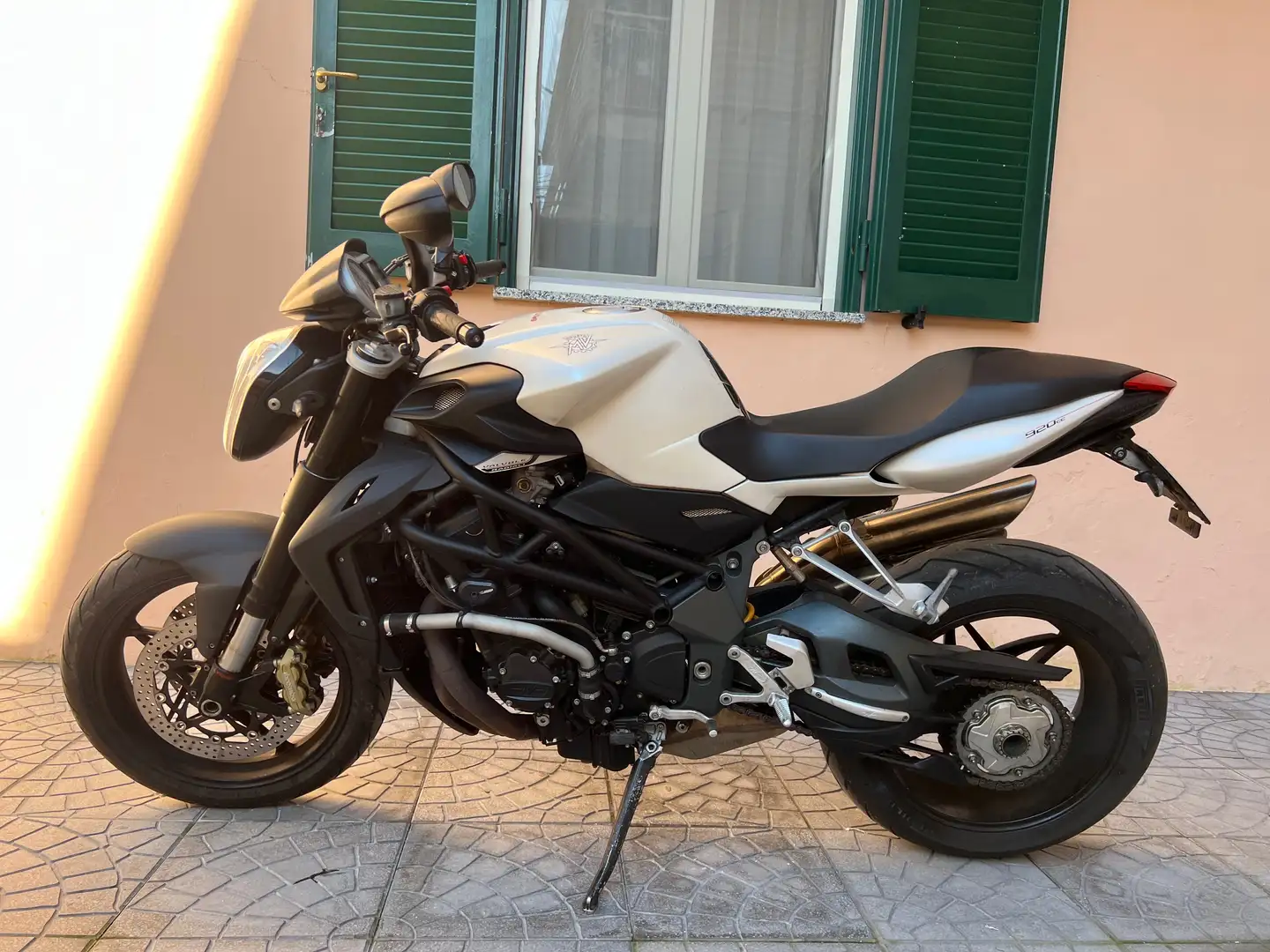 MV Agusta Brutale 920 Bianco - 1