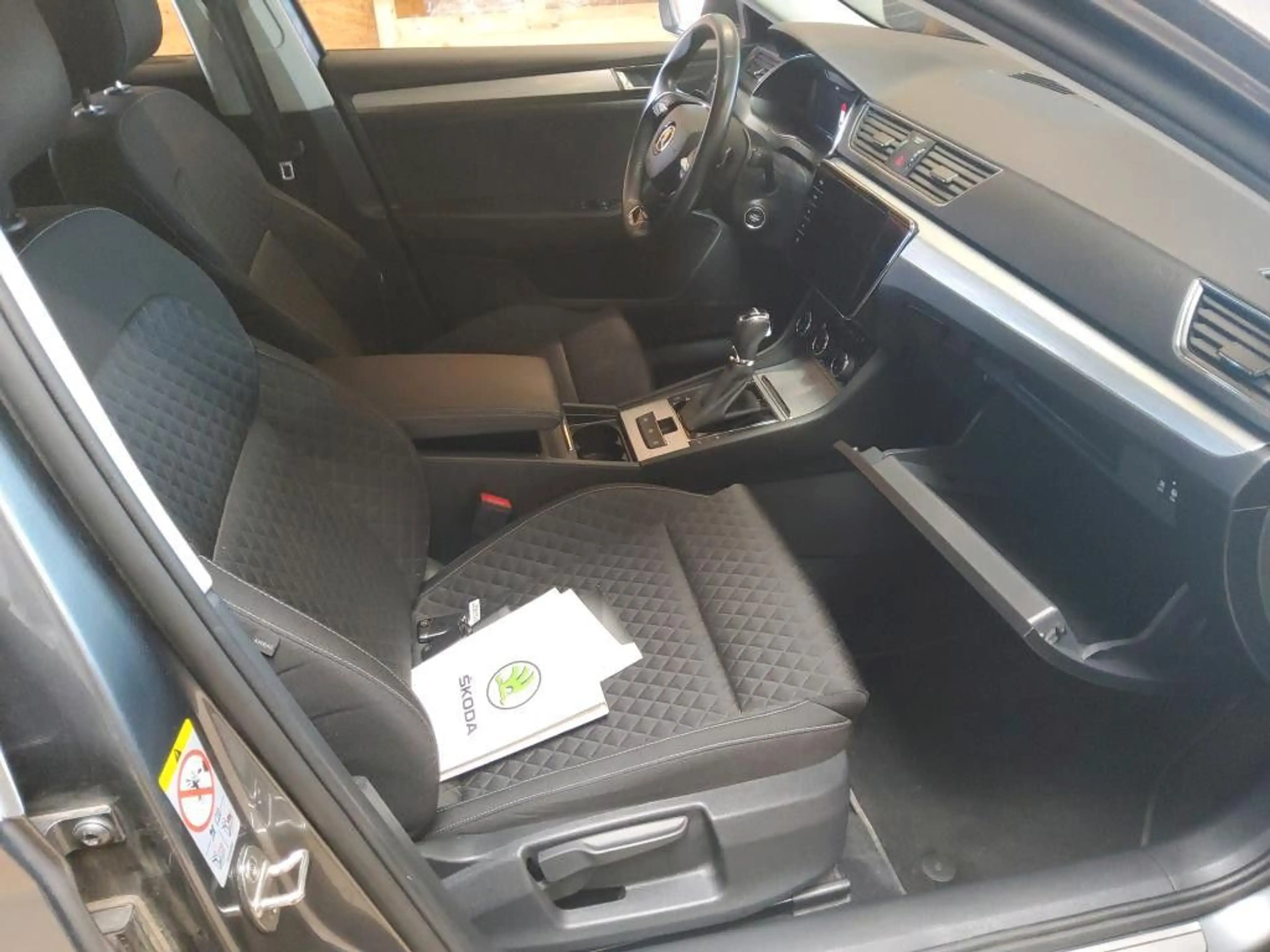 Skoda Superb Combi Ambition 2.0TDI DSG Navi AHK SHZ — photo 5