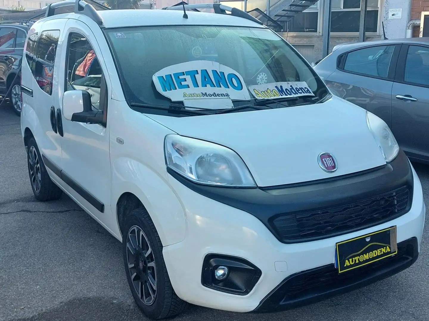 Fiat Qubo Qubo 2017 1.4 8v natural power Lounge 70cv Bianco - 1