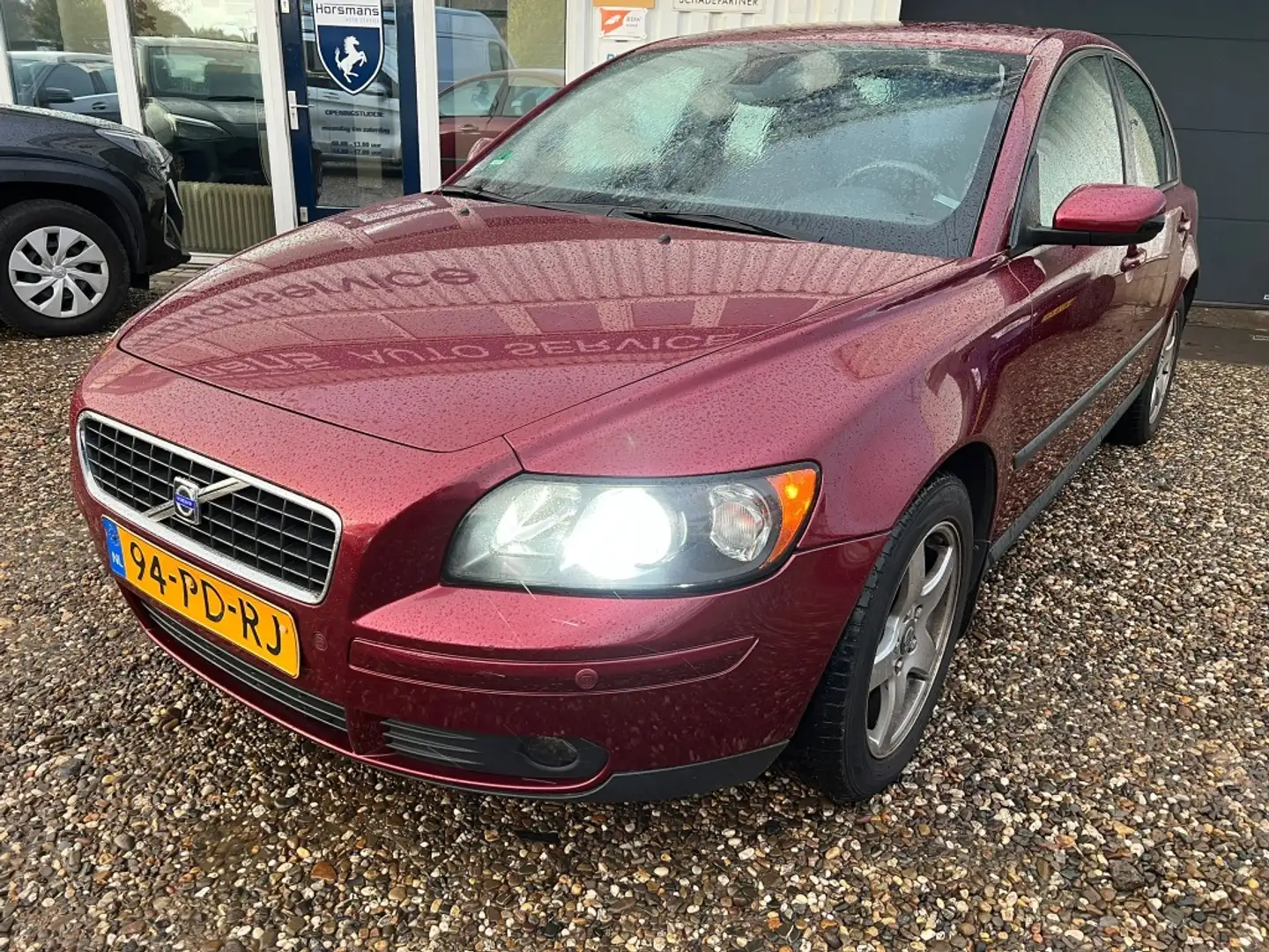 Volvo S40 2.4 Exclusive Rood - 1