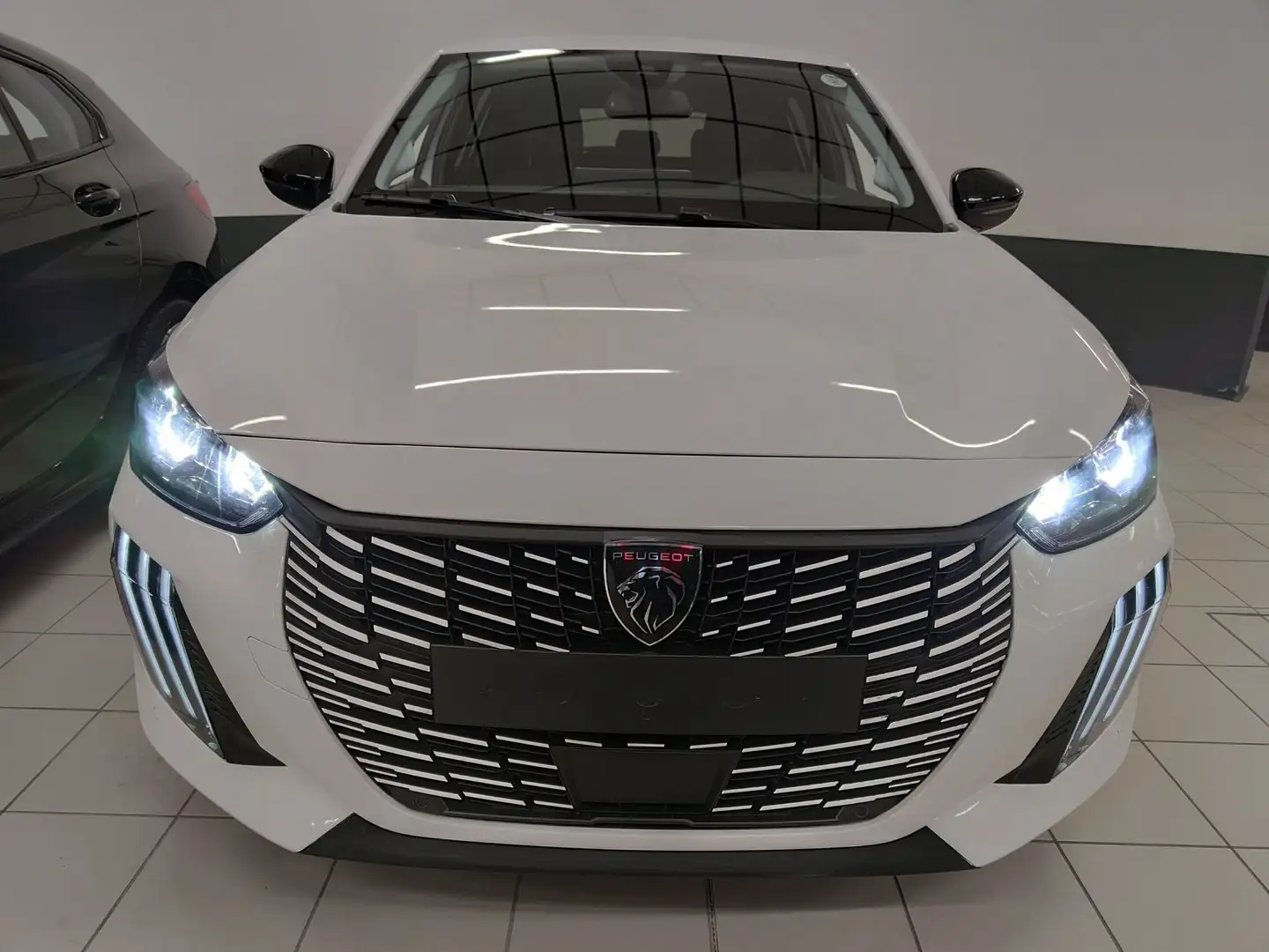 Peugeot 208 1.2 100cv 5p Allure + Car Play "SUPER PROMO" Blanc - 2