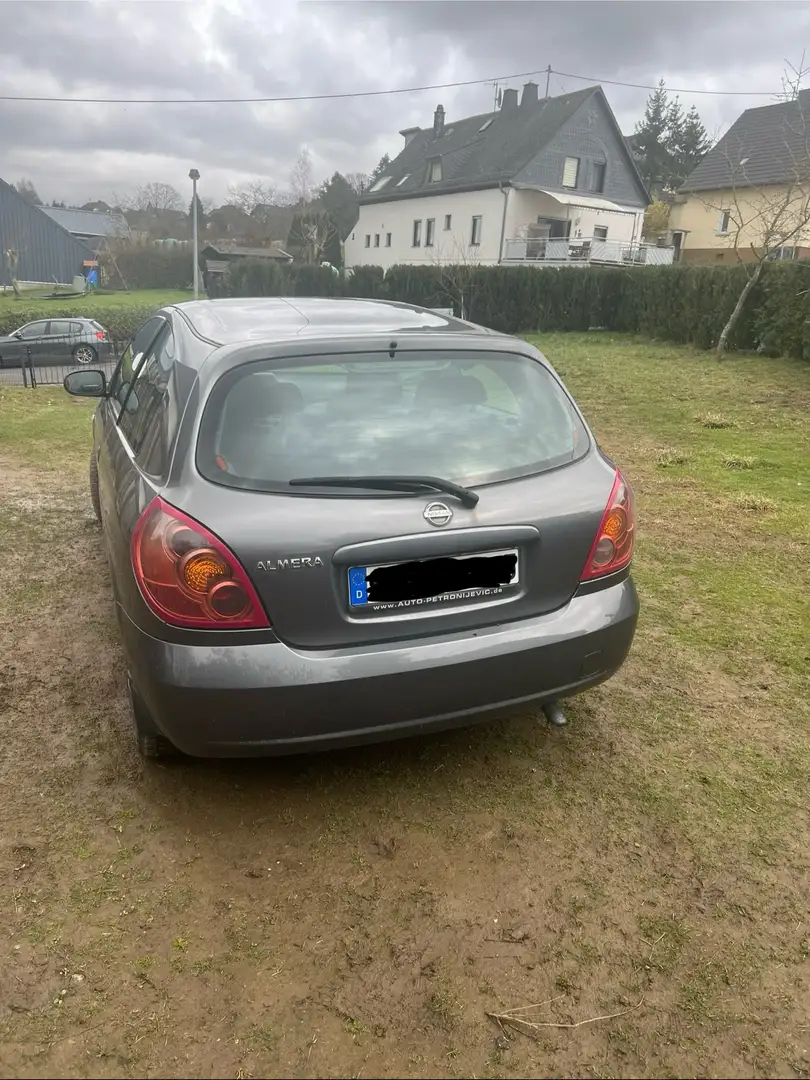 Nissan Almera 1.5 acenta Gris - 1