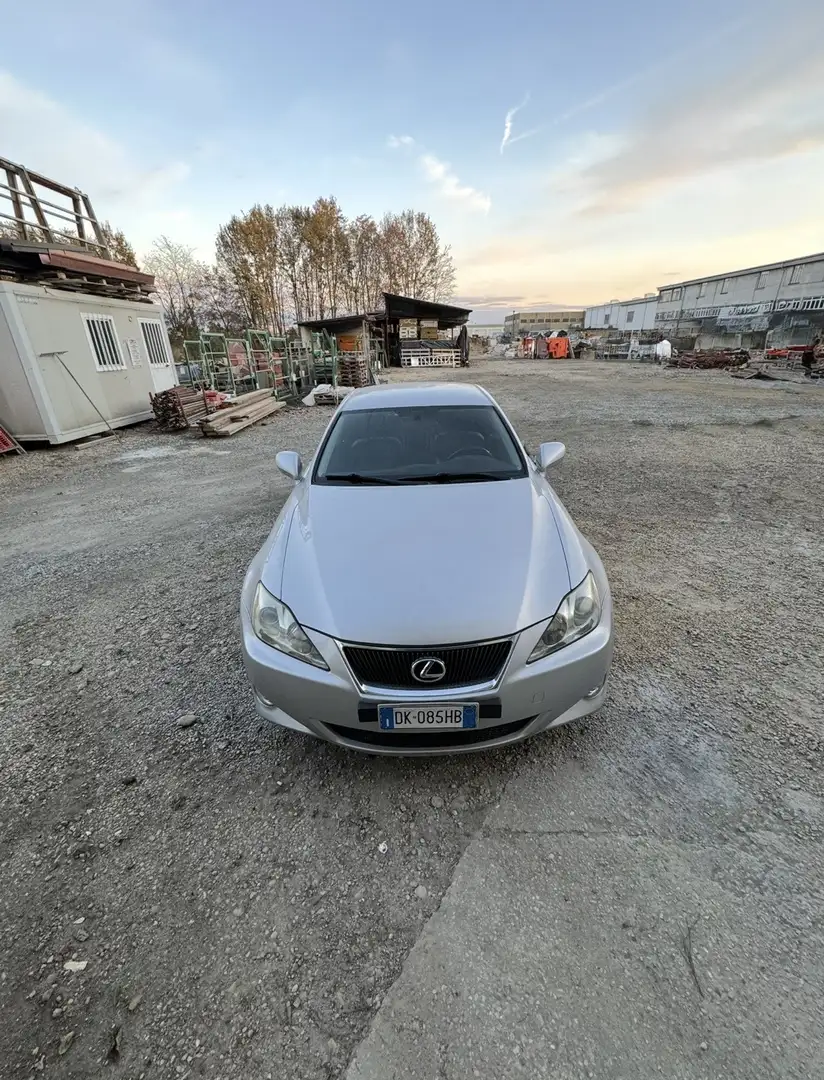 Lexus IS 220d 2.2 Luxury - 1