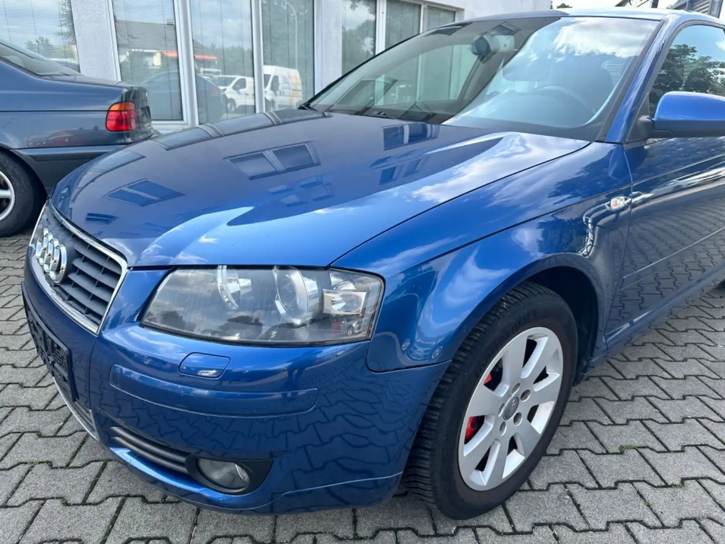 Audi A3 2.0 FSI Ambiente * TÜV Neu * Klimaautomatik Azul - 2