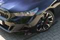 BMW i5 eDrive40 M Sport / Panoramadak / Trekhaak / Adapti Schwarz - thumbnail 33