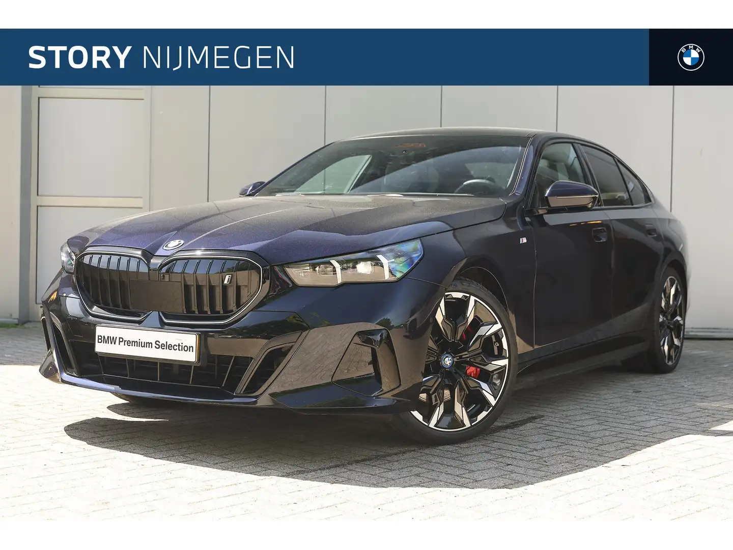 BMW i5 eDrive40 M Sport / Panoramadak / Trekhaak / Adapti Schwarz - 1