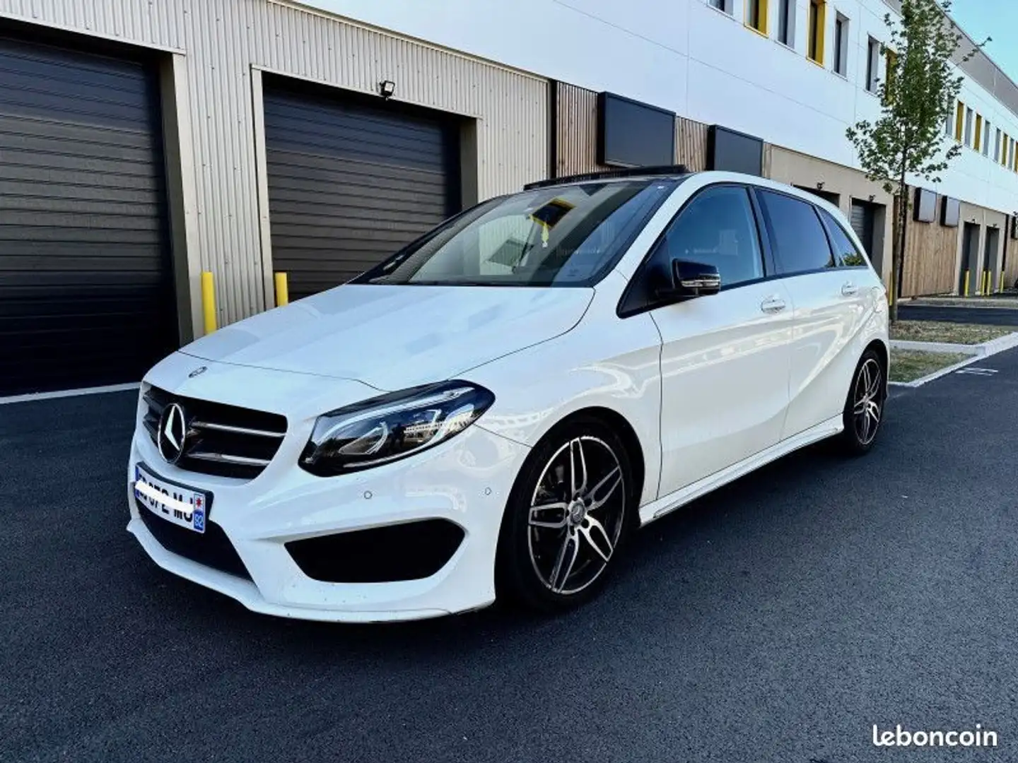 Mercedes-Benz B 180 Mercedes 180 FASCINATION 7G-DCT + CARPLAY GRATUITE Blanc - 1