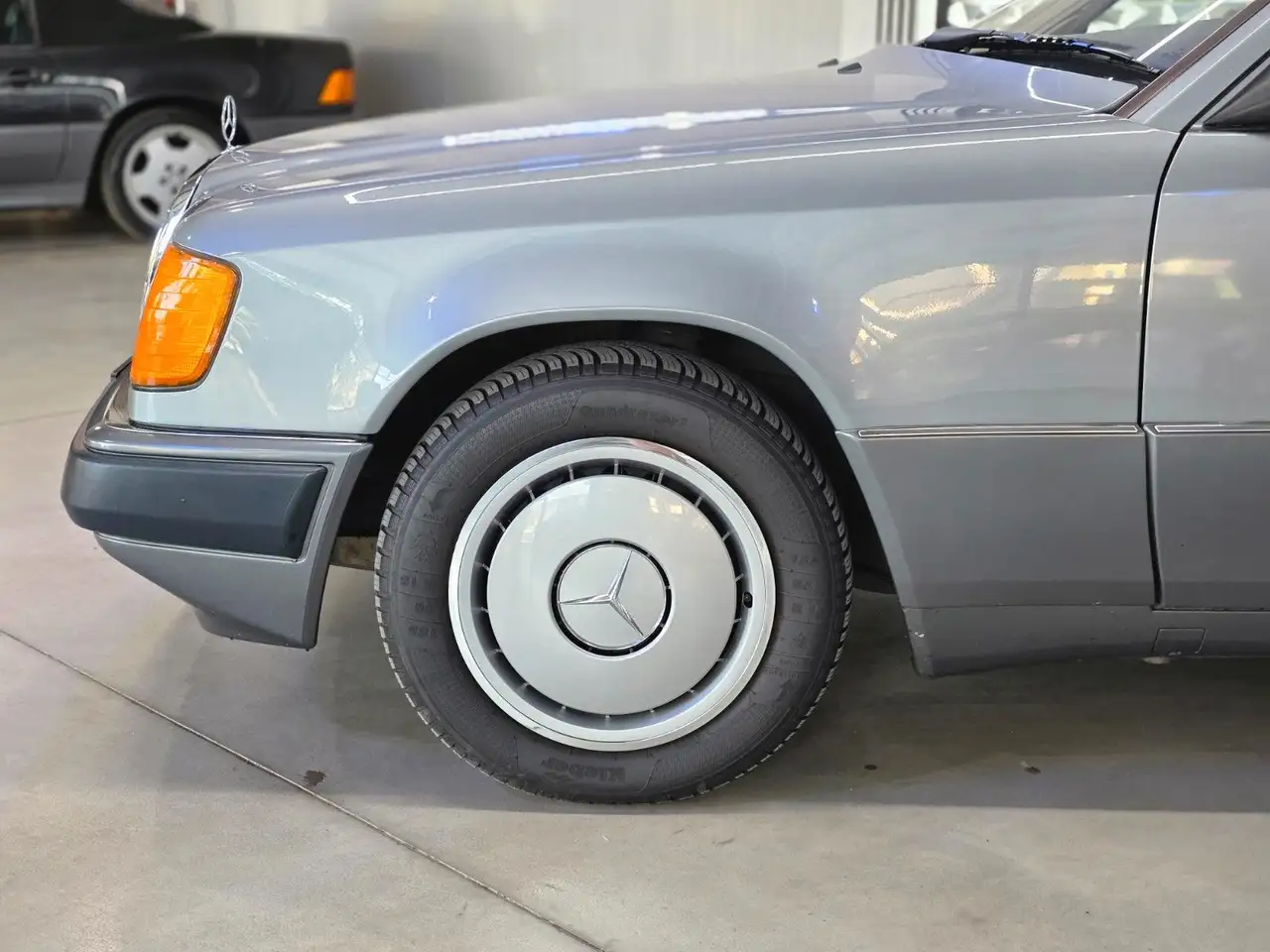 Mercedes-Benz E 200 D Limousine Oldtimer, foto 11