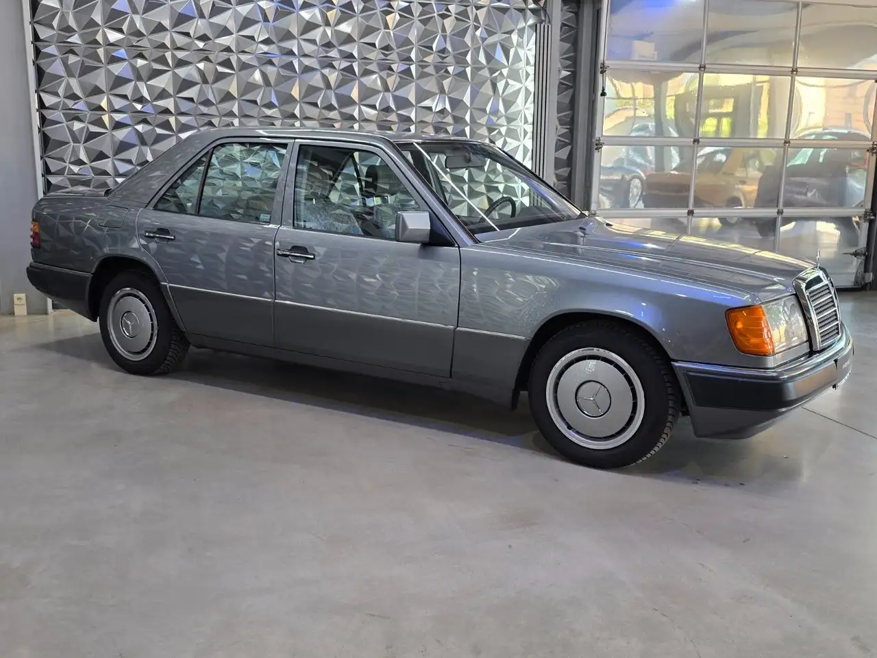 Mercedes-Benz E 200 D Limousine Oldtimer, foto 7