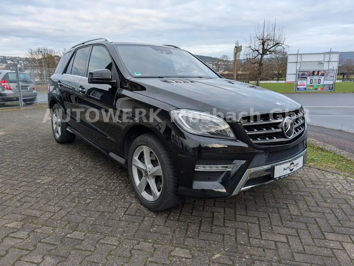 Mercedes-Benz ML 350 /AMG-Paket/Keyless-Go/Standheizung Noir - 2
