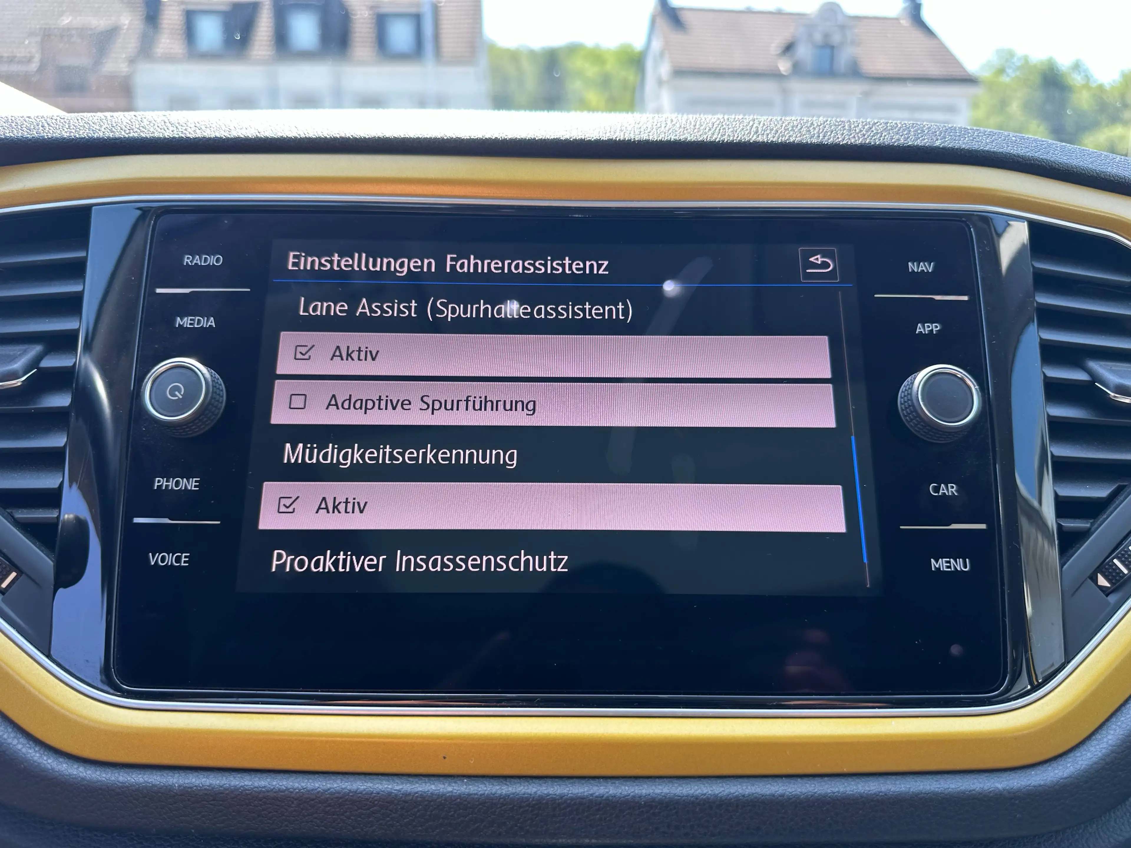 Volkswagen T-Roc 2.0 TDI Aut.4Motion Allrad Style+NAVI+PANORAMADACH+ACC+LED+KLIMATRONIK+PDC+SHZ+TEMPOMAT — photo 11