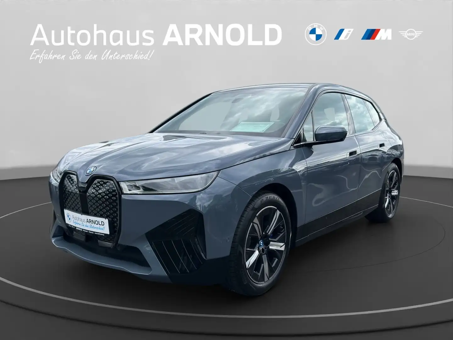 BMW iX xDrive40 Sportpaket Harman Kardon Sitzhzg. AHK Grigio - 1