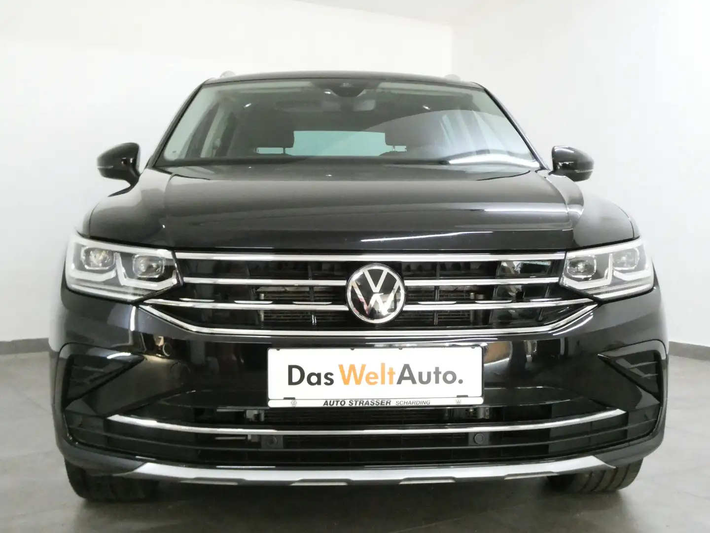 Volkswagen Tiguan 4Motion Elegance Matrix Navi Ahk ACC Panorama App Schwarz - 2