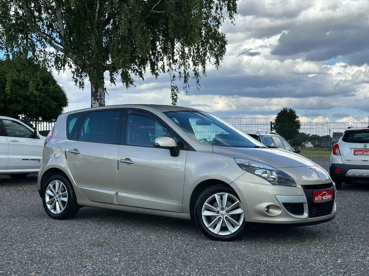 Renault Scenic III Luxe Automatik * Leder * Navi * PDC * Beige - 2