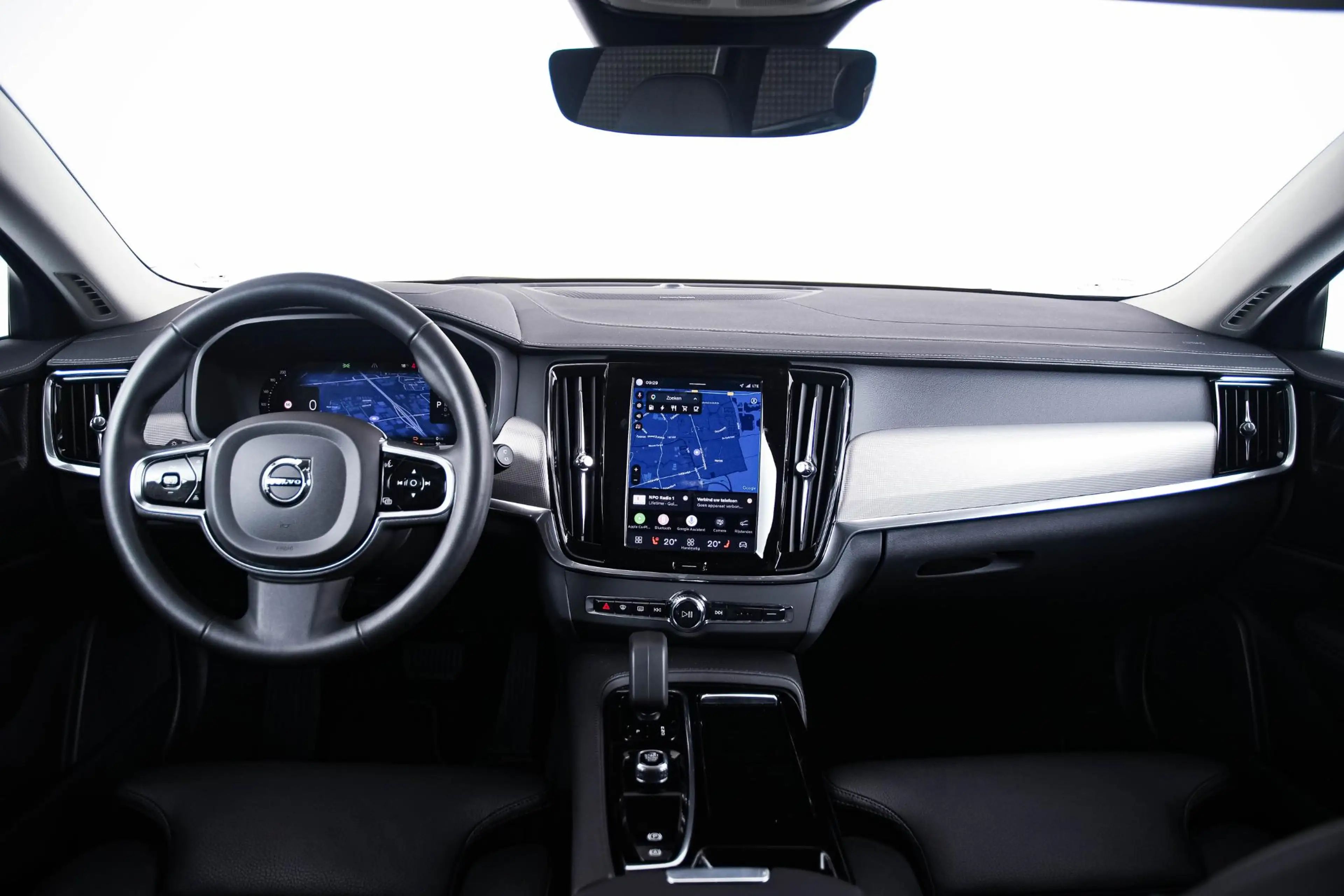 Volvo V90 2.0 T6 Plug-in hybrid AWD Plus Dark Trekhaak - Ada — photo 3