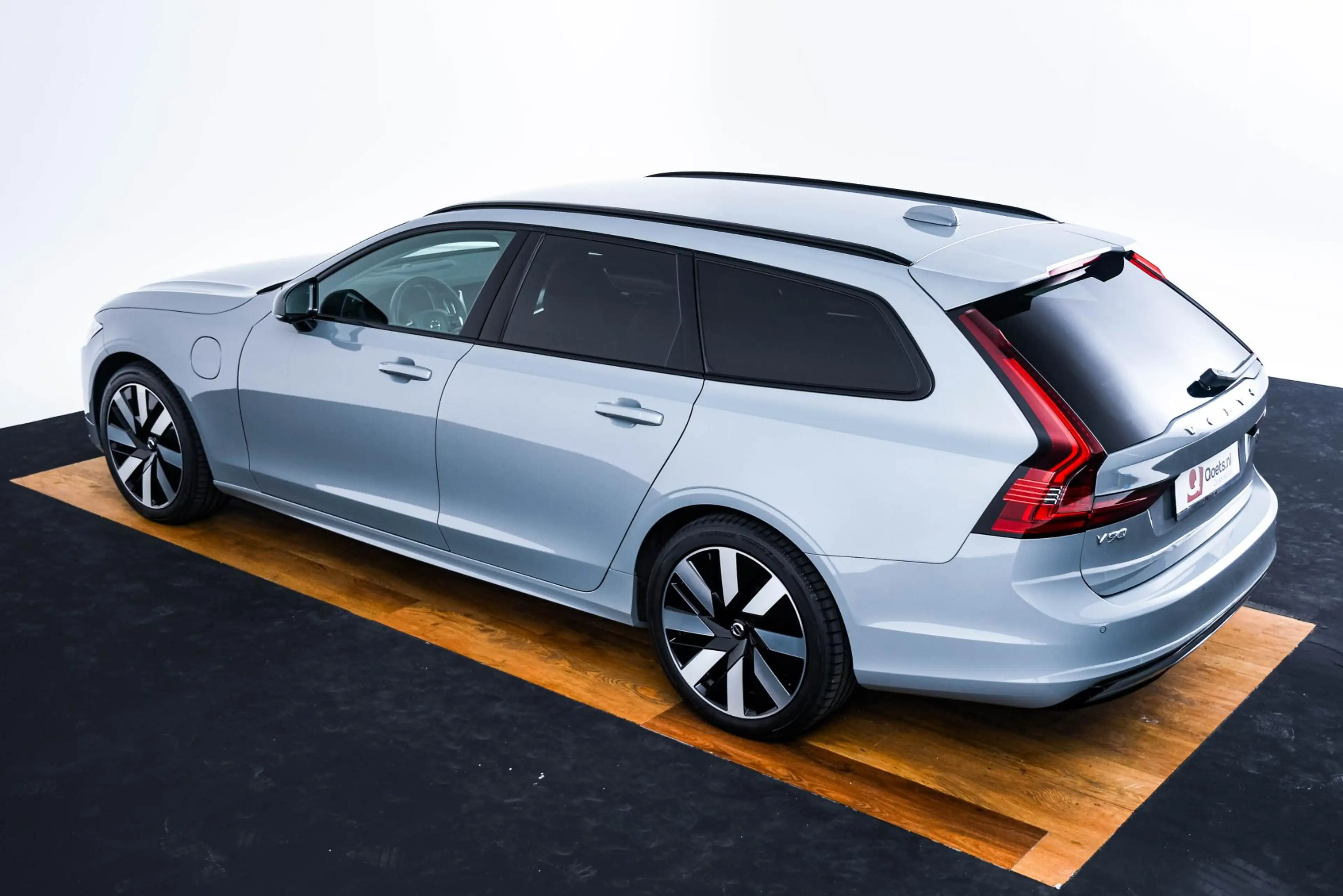 Volvo V90 2.0 T6 Plug-in hybrid AWD Plus Dark Trekhaak - Ada — photo 14